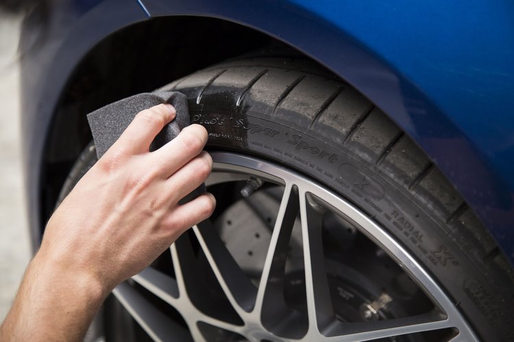 Cartec VINYL 1L - nabłyszczasz opon czernidło do zderzaków