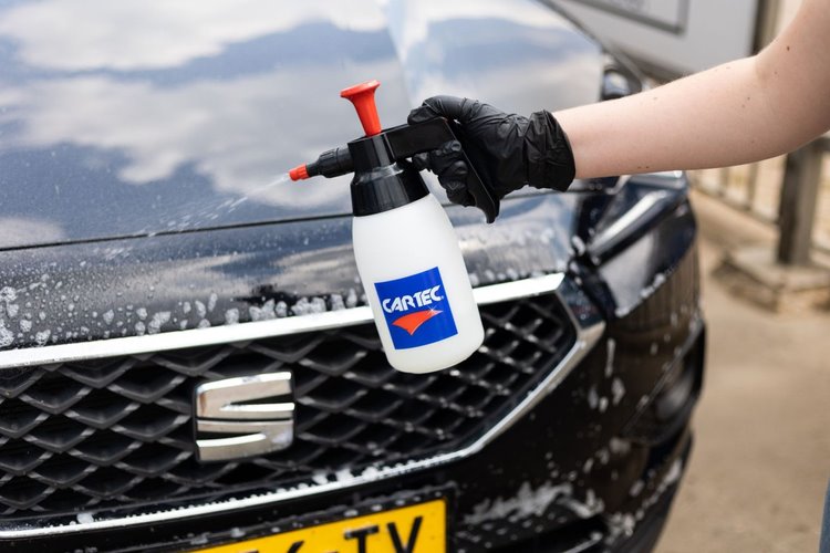 Cartec INSECT CLEANER 1 L - usuwanie owadów z pojazdów